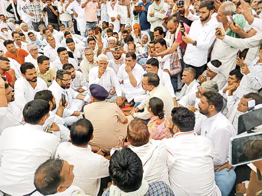 Farmers got angry in Rawatsar: blocked the highway for two hours